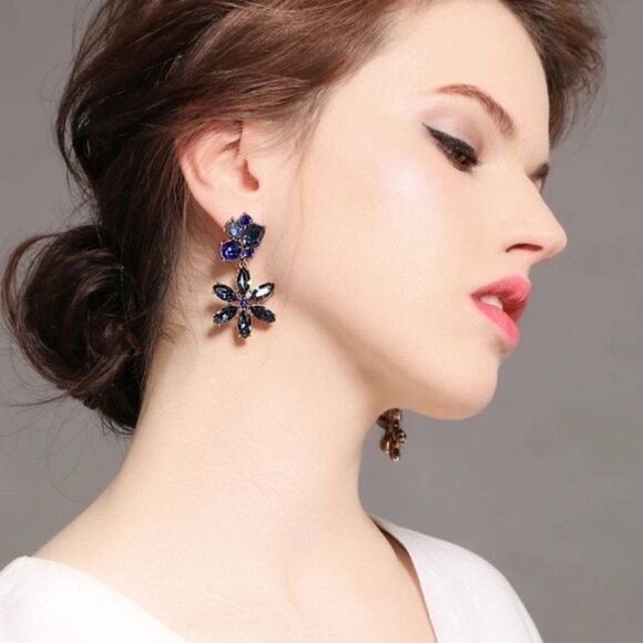Blue Flower Crystal Vintage Gold Dangle Statement Earrings - Picture 2 of 4